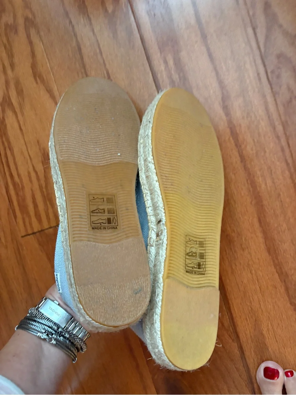 NWOT Soludos Linen Espadeilles with Embroidered Lemons